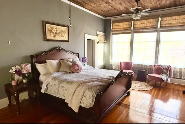 Virginia Suite with 1 King Bed