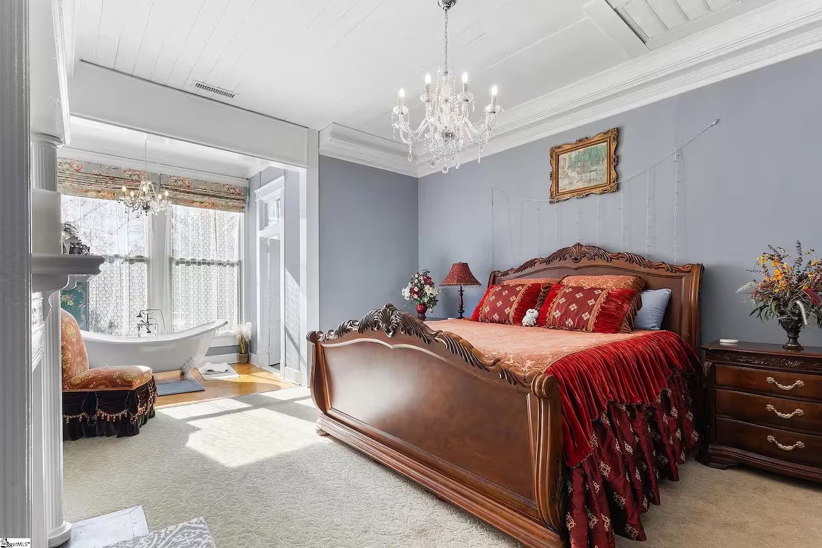 Victoria suite with 1 King bed