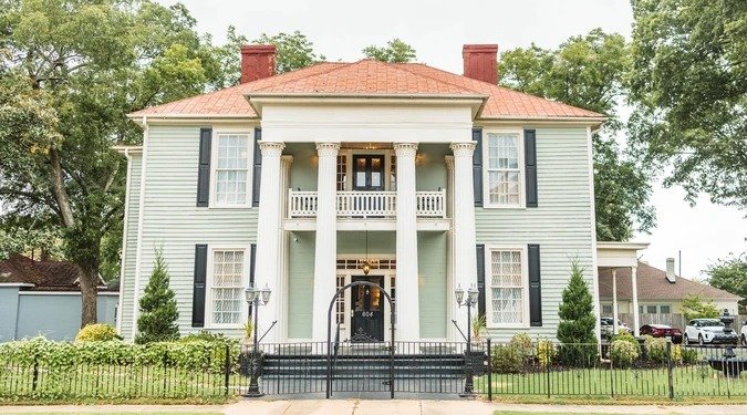 Full House Rental